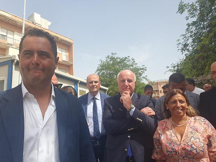  Sanit&agrave; a pezzi a Gela , la risposta dell'assessore Caruso  dopo 25 giorni  di sit in