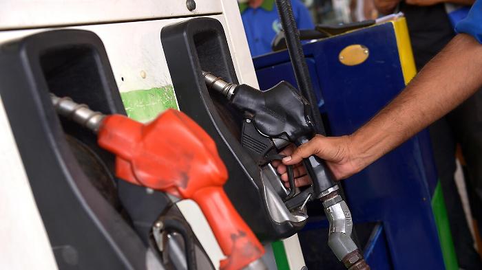 Carburanti alle stelle, vertice d'emergenza prima del Cdm decisivo sulle accise 