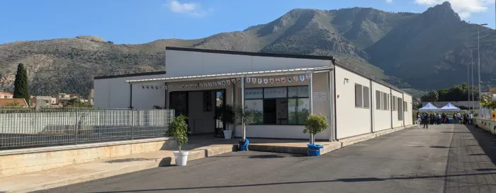 Raid vandalico alla scuola Placido Rizzotto di Palermo: rubati gli impianti elettrico e idrico, plesso allagato