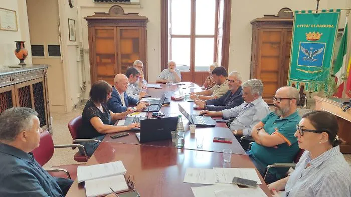 Iblea Acque, i sindaci soci: "Riflettori puntati sul finanziamento di oltre 17 milioni di euro per migliorare le reti idriche"