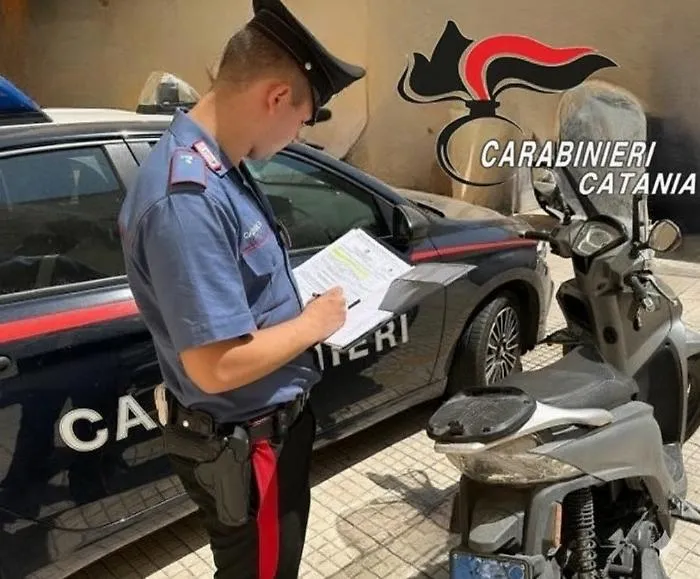 La carambola e poi il sequestro: tradito dall&rsquo;odore di stupefacenti dopo l'incidente