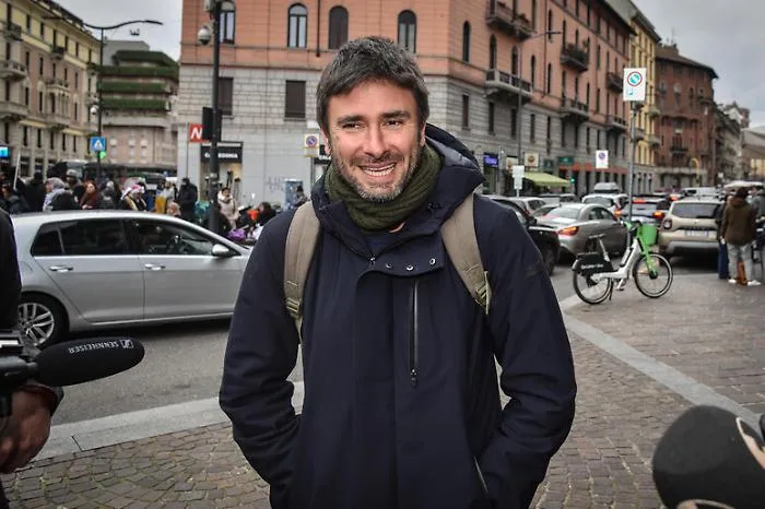 Il governo italiano pronto a mobilitare un aereo per riportare a casa Alessandro Di Battista 