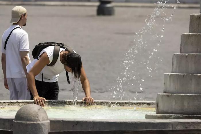 L'anticiclone subtropicale continua a comandare: sole, mari tropicali e punte fino a 40&deg;C al Sud