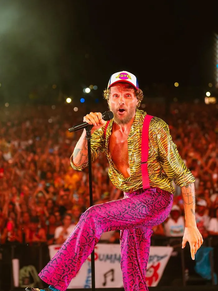 Jovanotti ambasciatore della Sicilia (o assessore al Turismo)