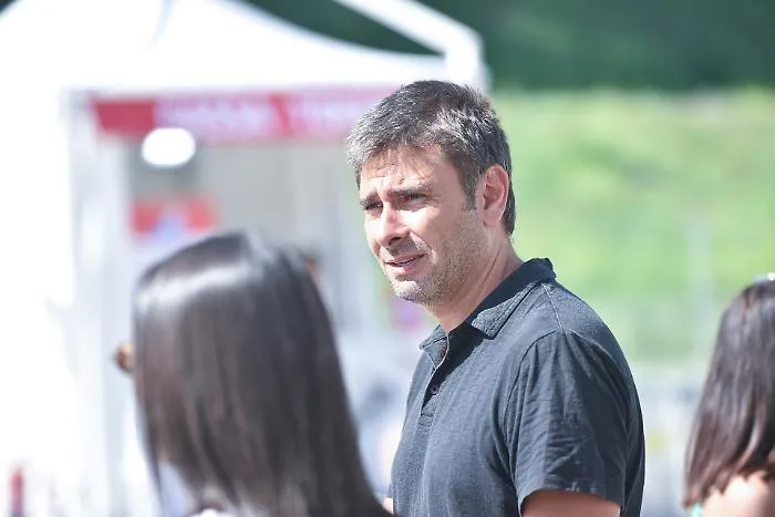 Di Battista, forse in ripresa, risponde sui social: &laquo;Ce la metter&ograve; tutta per tornare presto&raquo;