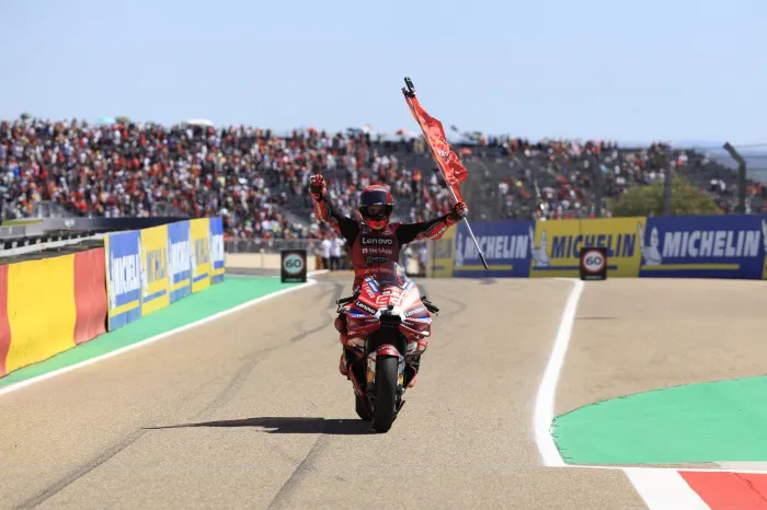 MotoGp, Marc Marquez su Ducati vince ad Aragon: ora &egrave; secondo nel mondiale piloti