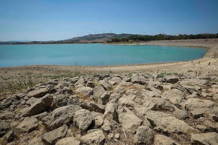 Sicilia, le dighe perdono 66 milioni di metri cubi in un mese: torna l&rsquo;ombra della siccit&agrave;