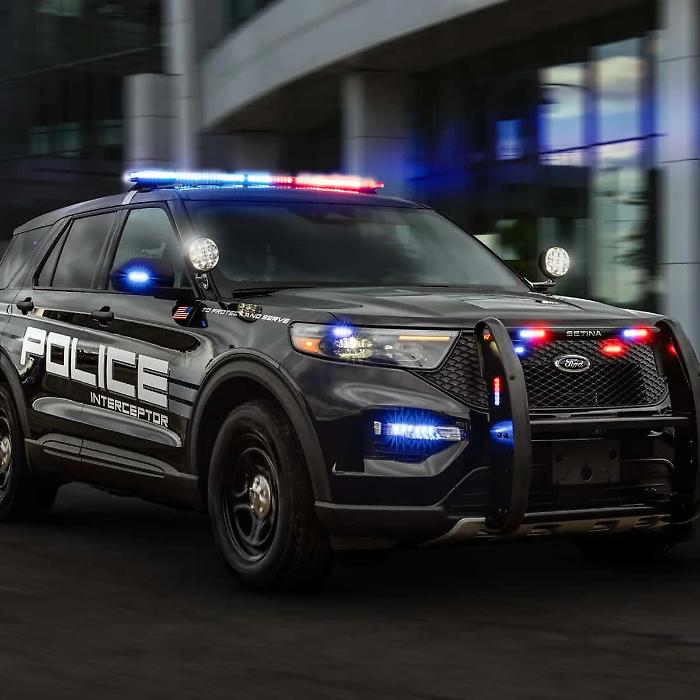 Paura a Times Square: la polizia spara a donna che ha accoltellato due persone, una &egrave; morta