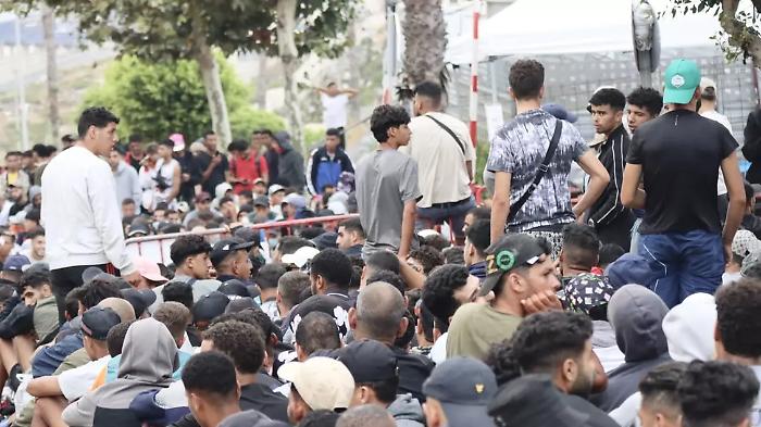 Ceuta in emergenza: "C'&egrave; una violenza sessuale al giorno a donne e minori"