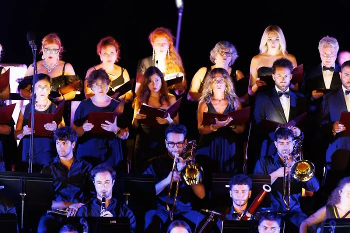 Palagonia accende la memoria: la Basilica paleocristiana rivive tra musica, scienza e cinema