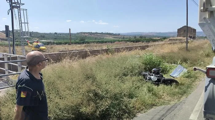 Grave scontro tra moto e mezzo pesante a Scordia