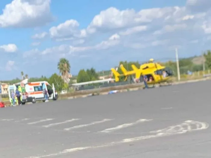 Nel Catanese, un operaio cade mentre lavora in un in magazzino: &egrave; ferito grave