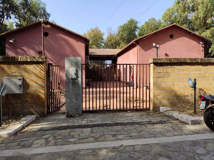 Gela, nell'area archeologica di Bosco Littorio dentro la botola le mura greche in mattoni crudi