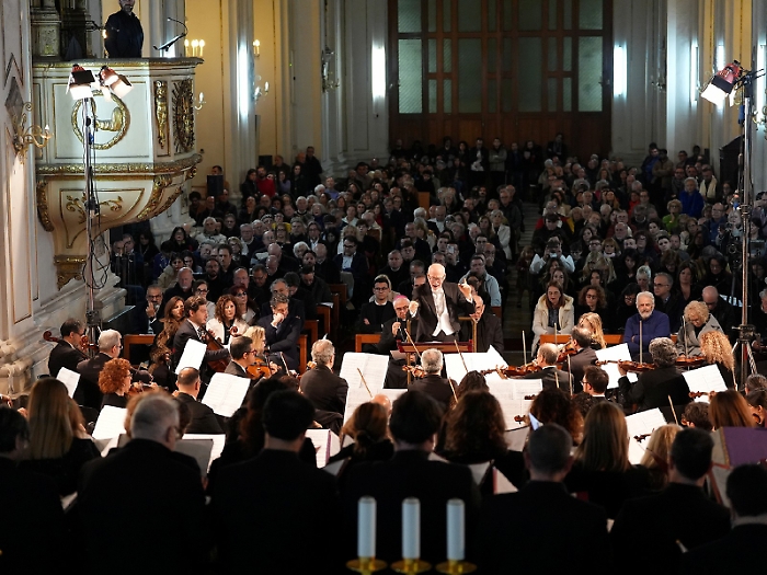 I fondi dello spettacolo decisi &laquo;cercando su YouTube&raquo; e la graduatoria Furs rimane gelata