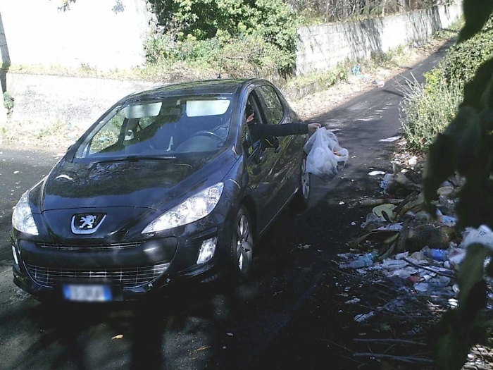 Pedara: 20 “zozzoni” beccati dalle telecamere a gettare rifiuti