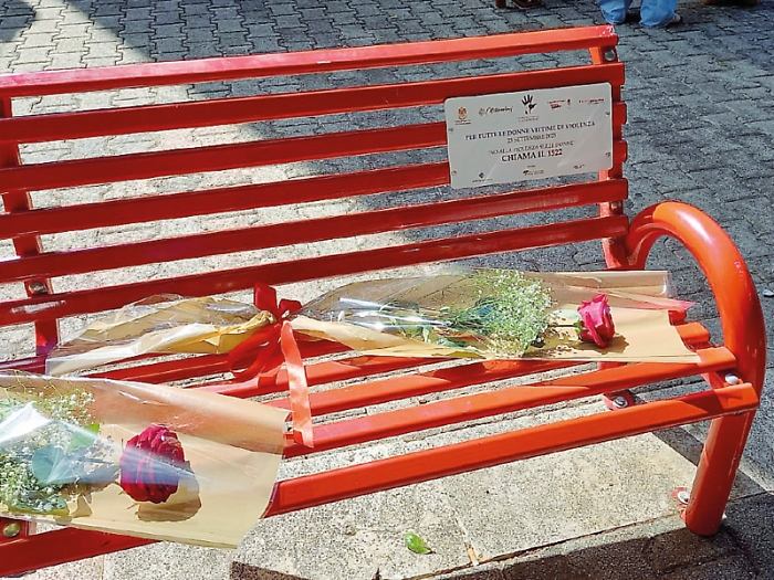 panchina rossa