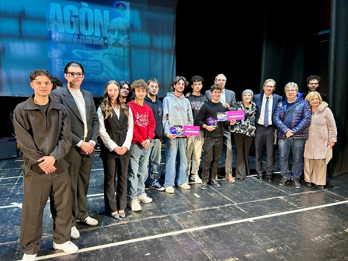 Dal cuore antico della tragedia greca nasce l’inno musicale dei giovani liceali alla pace