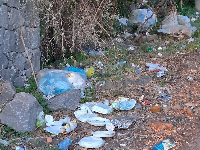 Mascalucia, via Coppola è una discarica: residenti esasperati