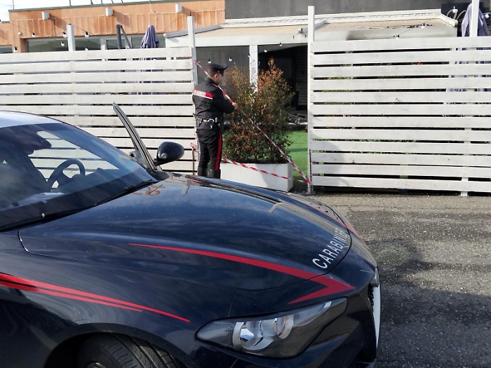 Un incendio doloso danneggia una discoteca a Giarre