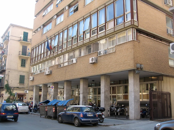 Sanit&agrave;, la rivolta di sindaci e medici: &laquo;Situazione grave, serve personale&raquo;