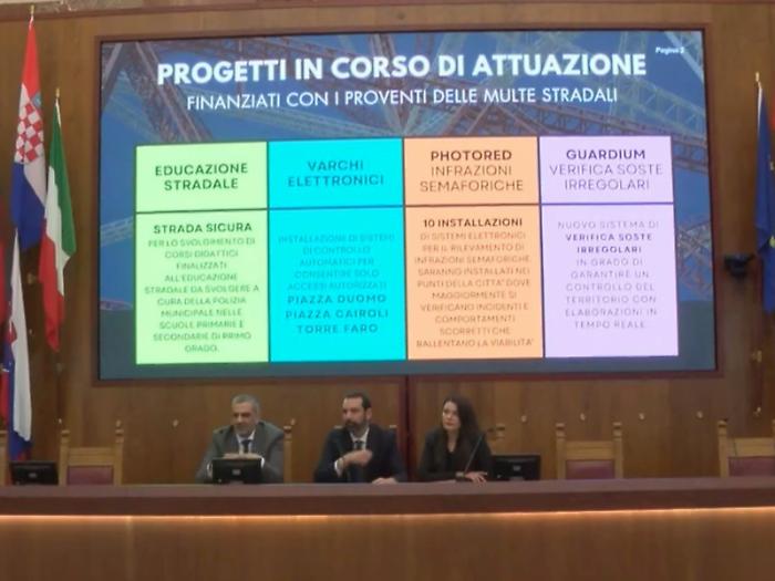 la conferenza stampa