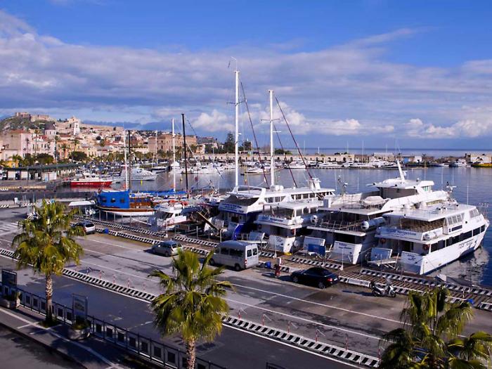 Milazzo, &egrave; crisi del commercio: &laquo;Aprire al crocierismo pu&ograve; essere la soluzione&raquo;