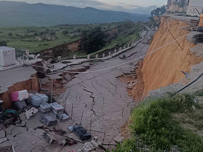 Il risveglio amaro di Niscemi per i 500 sfollati, tra paura e rabbia: &laquo;Rischio di isolamento&raquo;