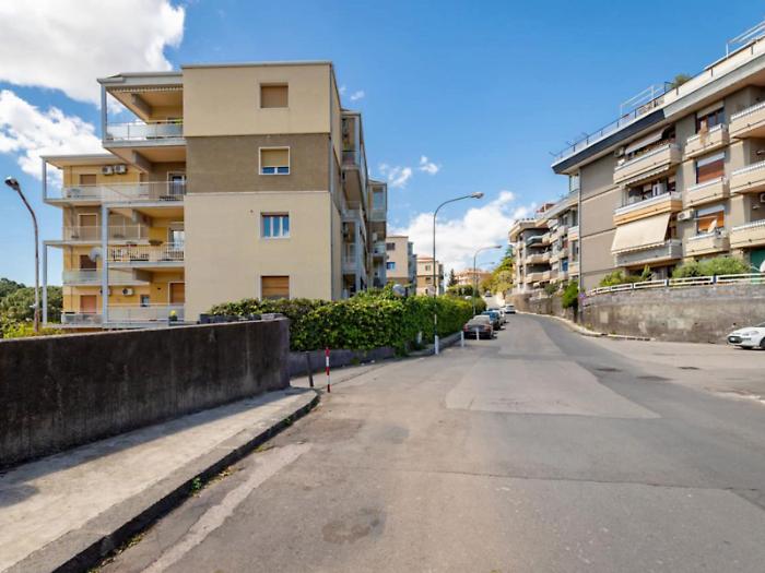 In via Cristoforo Colombo il "gran premio" della paura
