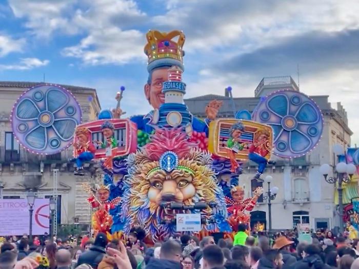 &laquo;L'arte dei maestri e il battito della festa&raquo;: Acireale inaugura il Carnevale