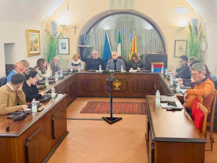 Viagrande, i consiglieri devolvono il loro gettone per Niscemi