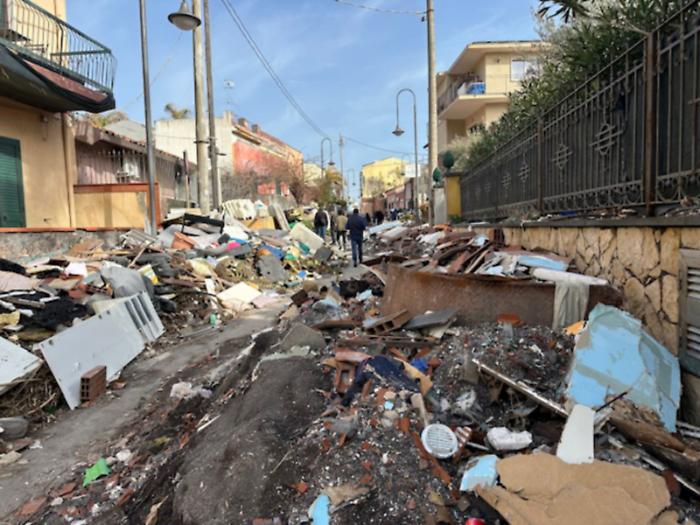 S. Tecla, il fango non ferma il cuore di volontari e cittadini