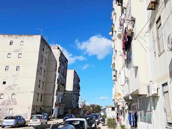 Casella: &laquo;Nessun favoritismo in via Algeri, i lavori riguarderanno tutti i palazzi&raquo;