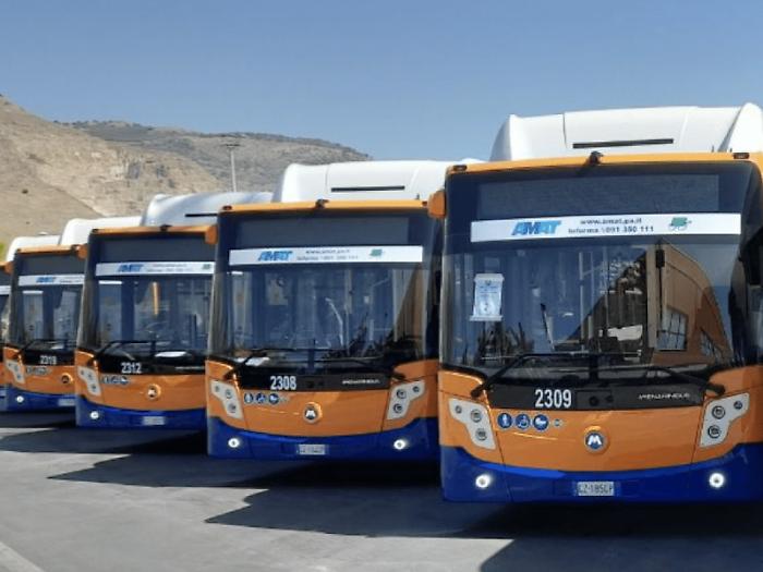 Il pasticcio degli autobus: il Comune ne ordina 60, ma non sono mai arrivati