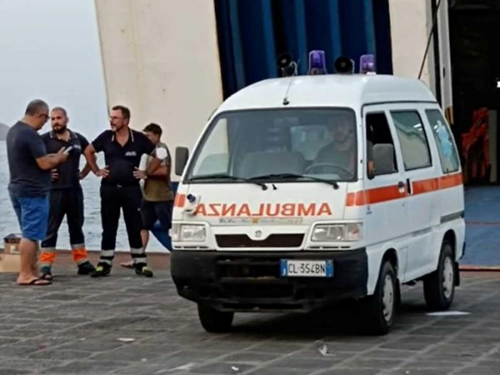 Firmata la convenzione per il servizio di ambulanza h24 a Stromboli