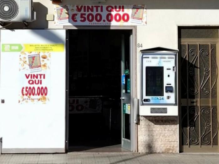  &ldquo;Gratta" e vince mezzo milione di euro