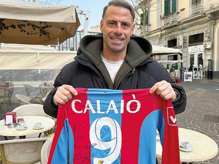 L'ex attaccante del Catania Emanuele Calai&ograve;