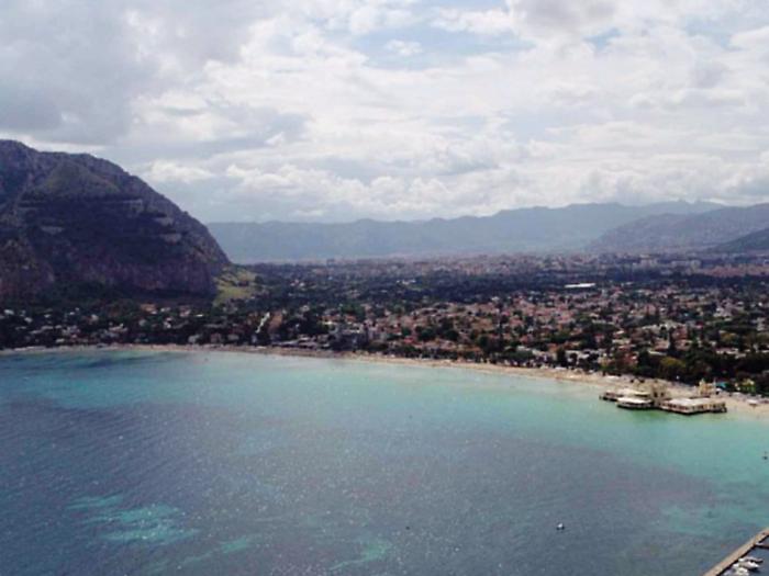 Quale futuro per Mondello: i bandi e le idee sul tavolo per la prossima stagione