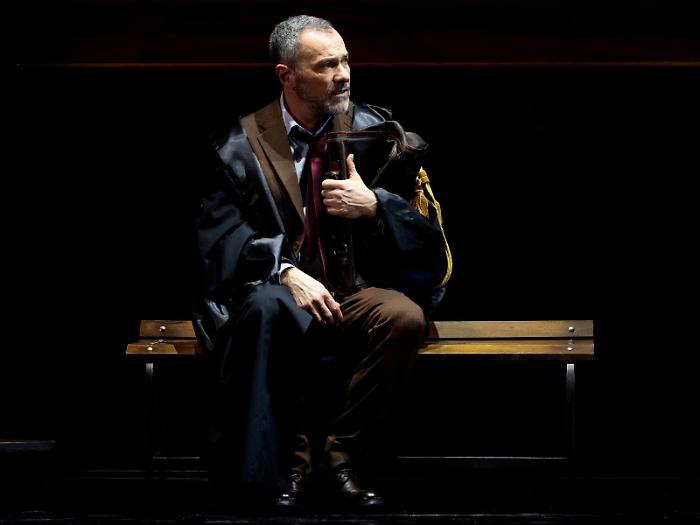 L'avvocato d&rsquo;insuccesso Malinconico sbarca in Sicilia. Gallo: &laquo;In un&rsquo;epoca in cui tutti devono apparire perfetti, a lui non importa&raquo;