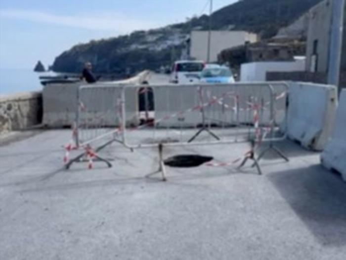 Ripristino della strada di Acquacalda, via ai lavori di somma urgenza