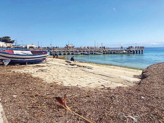 Mondello in bilico tra cantieri e concessioni sulle spiagge: i commercianti in crisi e la richiesta di servizi nella borgata che attende