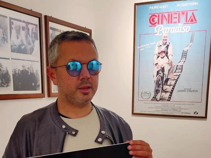 Tot&ograve; Cascio scrive e torna sul set: &laquo;Il mio eterno Cinema Paradiso&raquo;