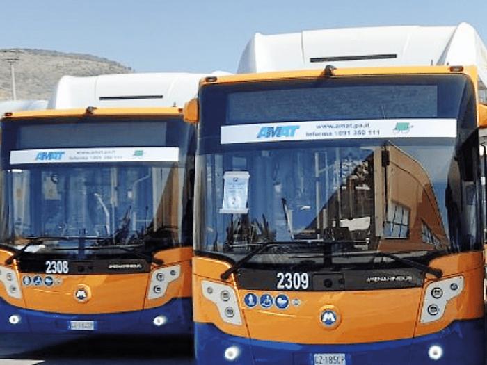 Ritardi, accuse e querele, su Amat bufera bipartisan per dirigenti e parcheggi