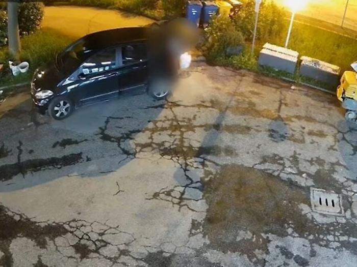 &ldquo;Furbetti&rdquo; in trasferta immortalati a gettare rifiuti in via Palmentazzo