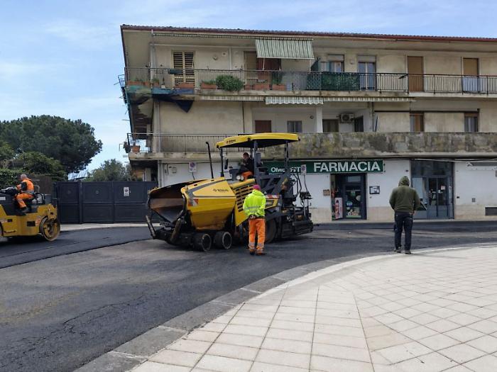 Trappeto, lavori infiniti: gravi disagi per i cittadini e commercianti in crisi