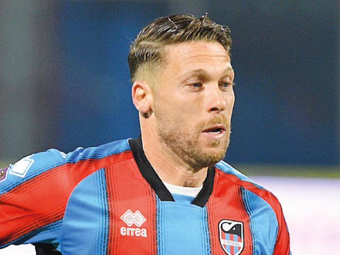 L'attaccante Caturano (Foto Galtieri)