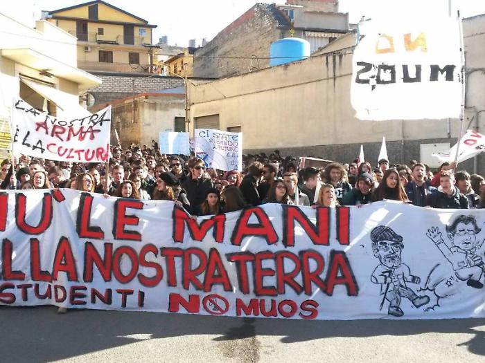 I No Muos tornano in piazza: &laquo;La Sicilia non va trasformata in una piattaforma di guerra&raquo;