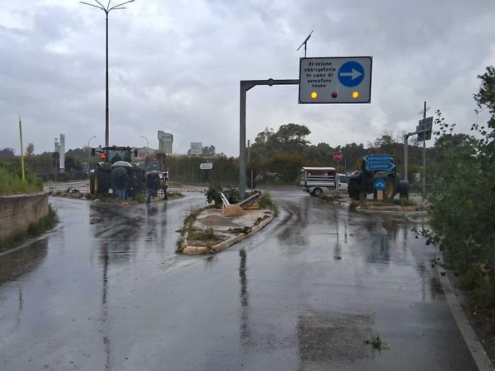 Agricoltori in rivolta contro il caro diesel: presidio all&rsquo;Isab Sud di Priolo