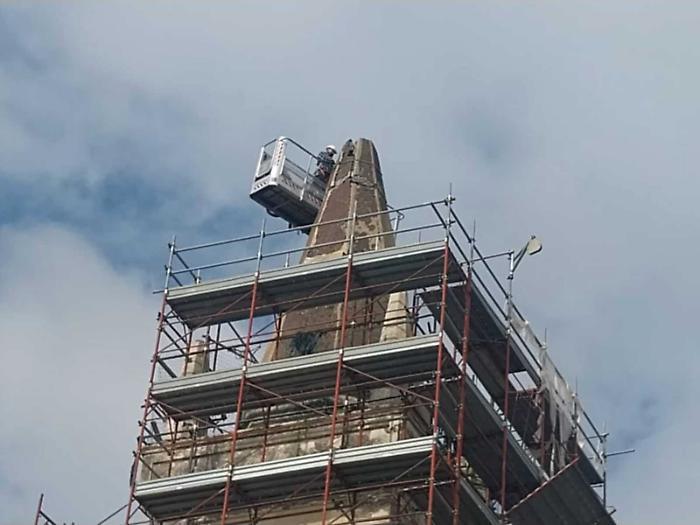 Via alla rimozione della cuspide della chiesa Madre