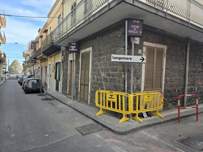 Aci Trezza, Pasqua con la Ztl da domenica attivi i varchi