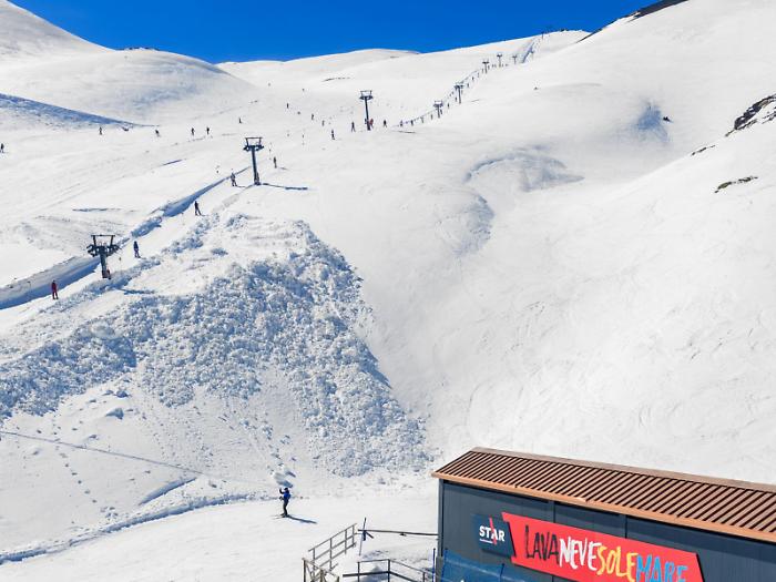 Neve infinita a Piano Provenzana: si potr&agrave; sciare sino al 12 aprile